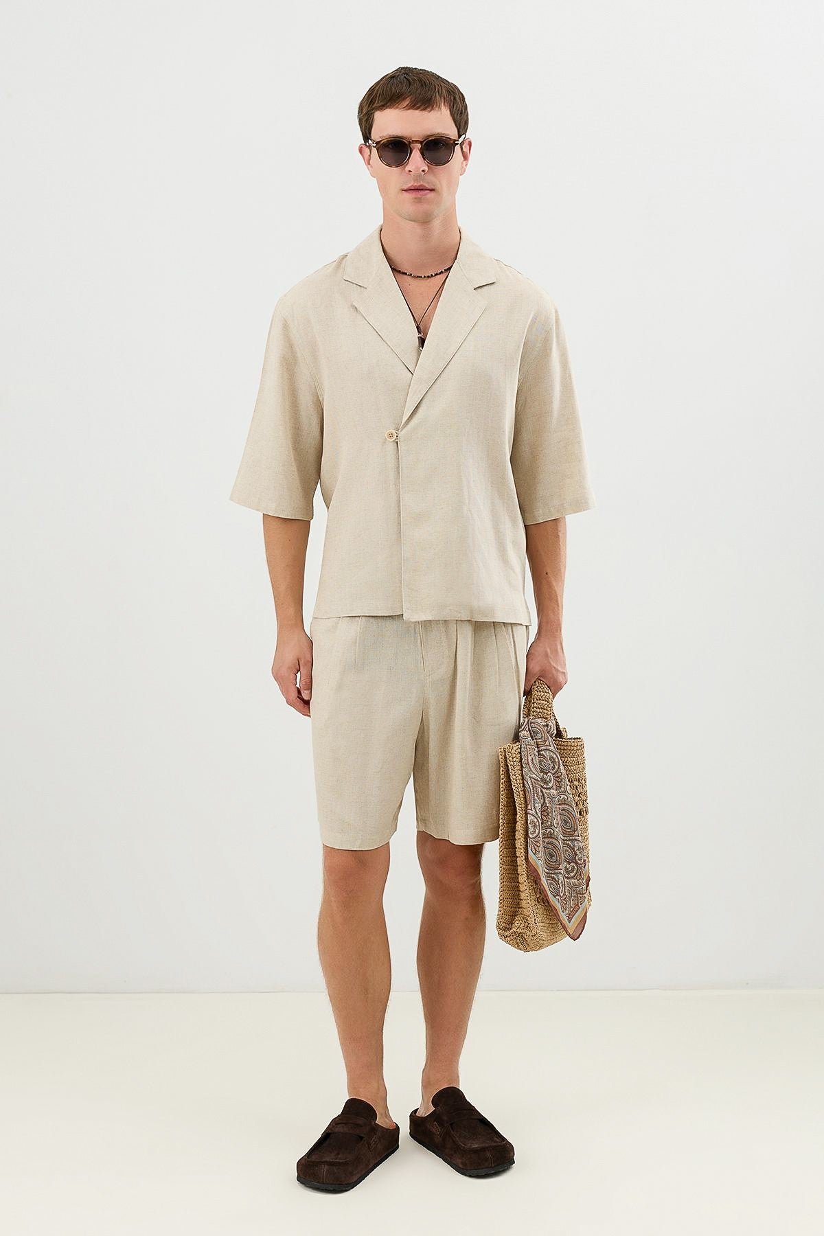 Linen-Blend Shorts with a Belt