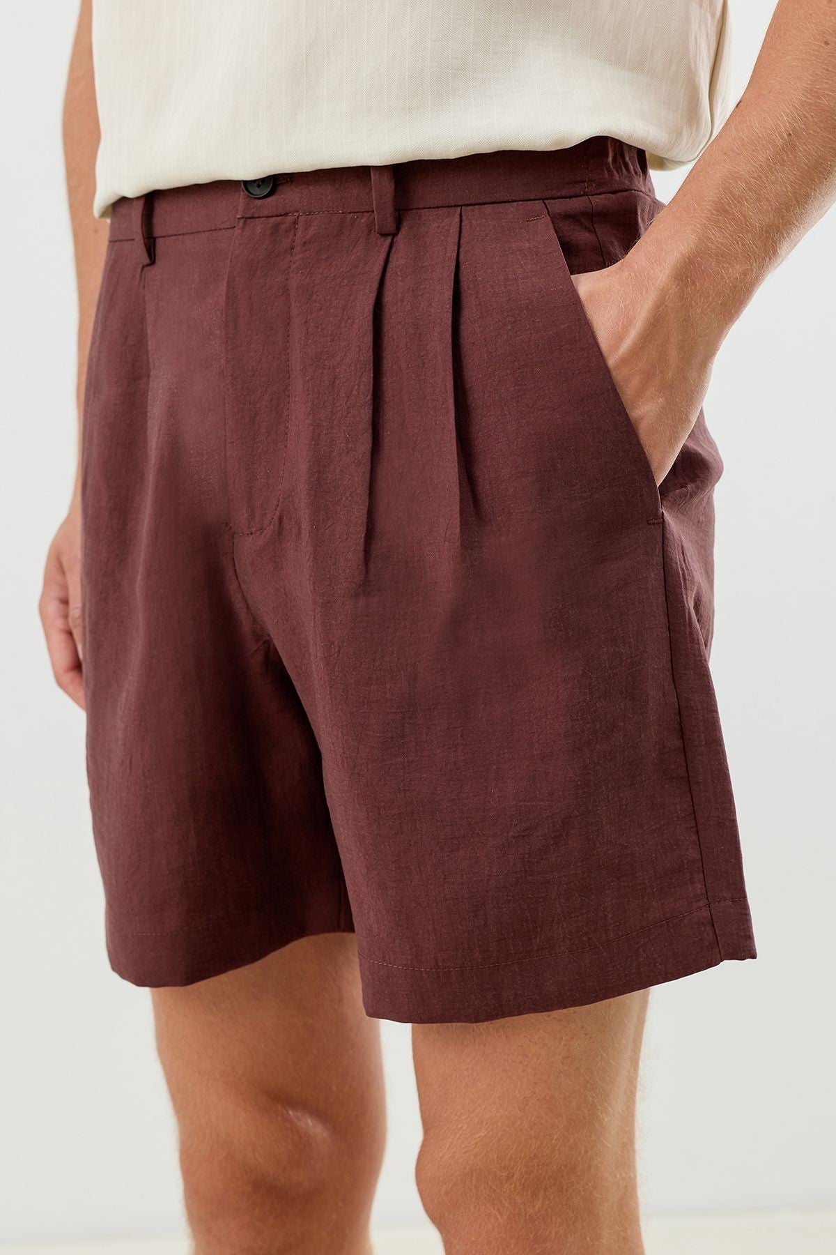 Men's Pleated Shorts with Lyocell Blend
