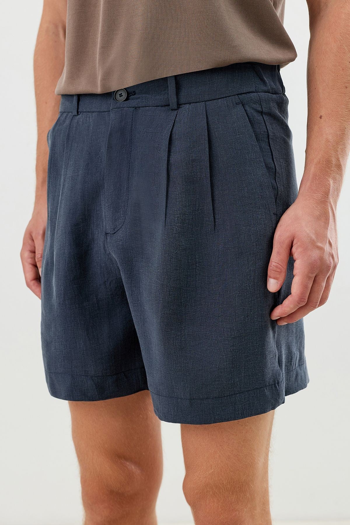 Men's Pleated Shorts with Lyocell Blend