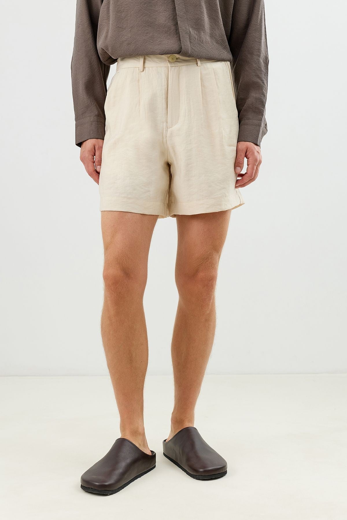 Men's Pleated Shorts with Lyocell Blend