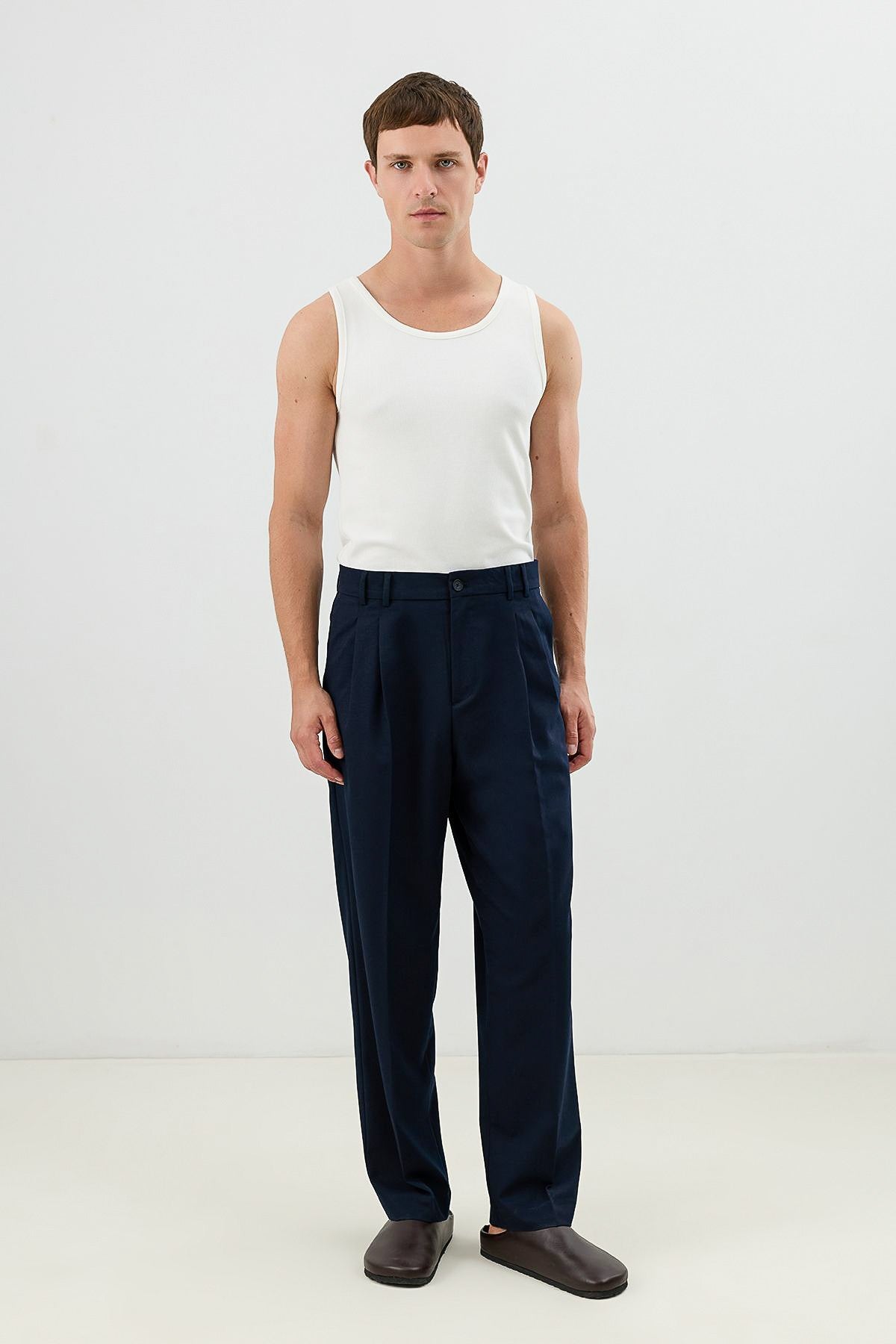 Pleated Relaxed-Fit Men's Pants