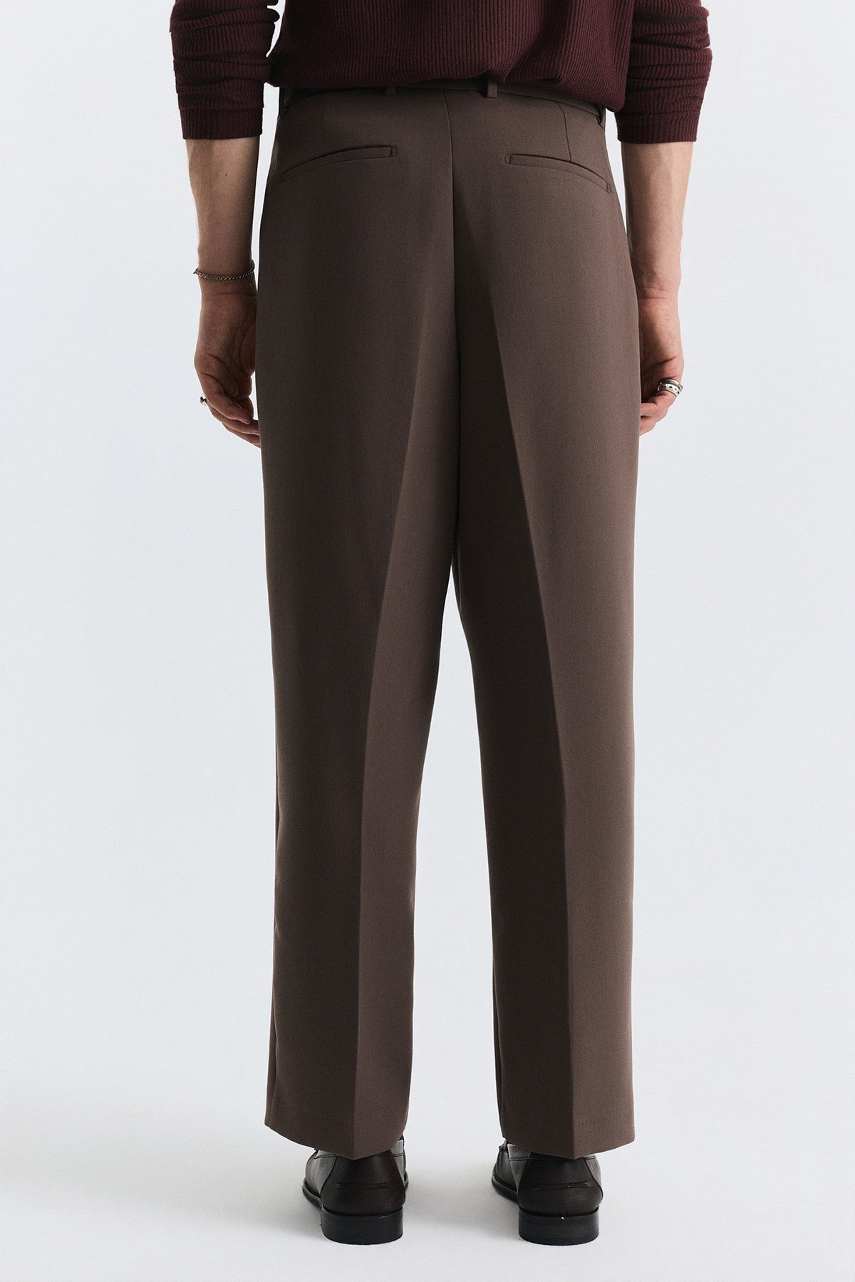 Relaxed Pleated Pants