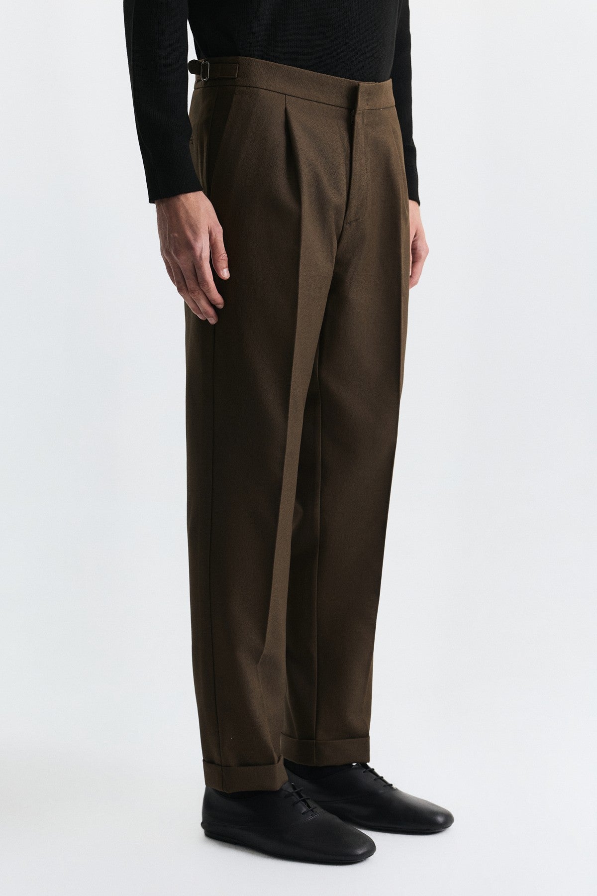 Relaxed-Fit Wool-Blend Pleated Pants