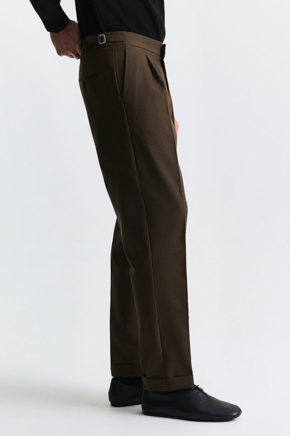 Relaxed-Fit Wool-Blend Pleated Pants