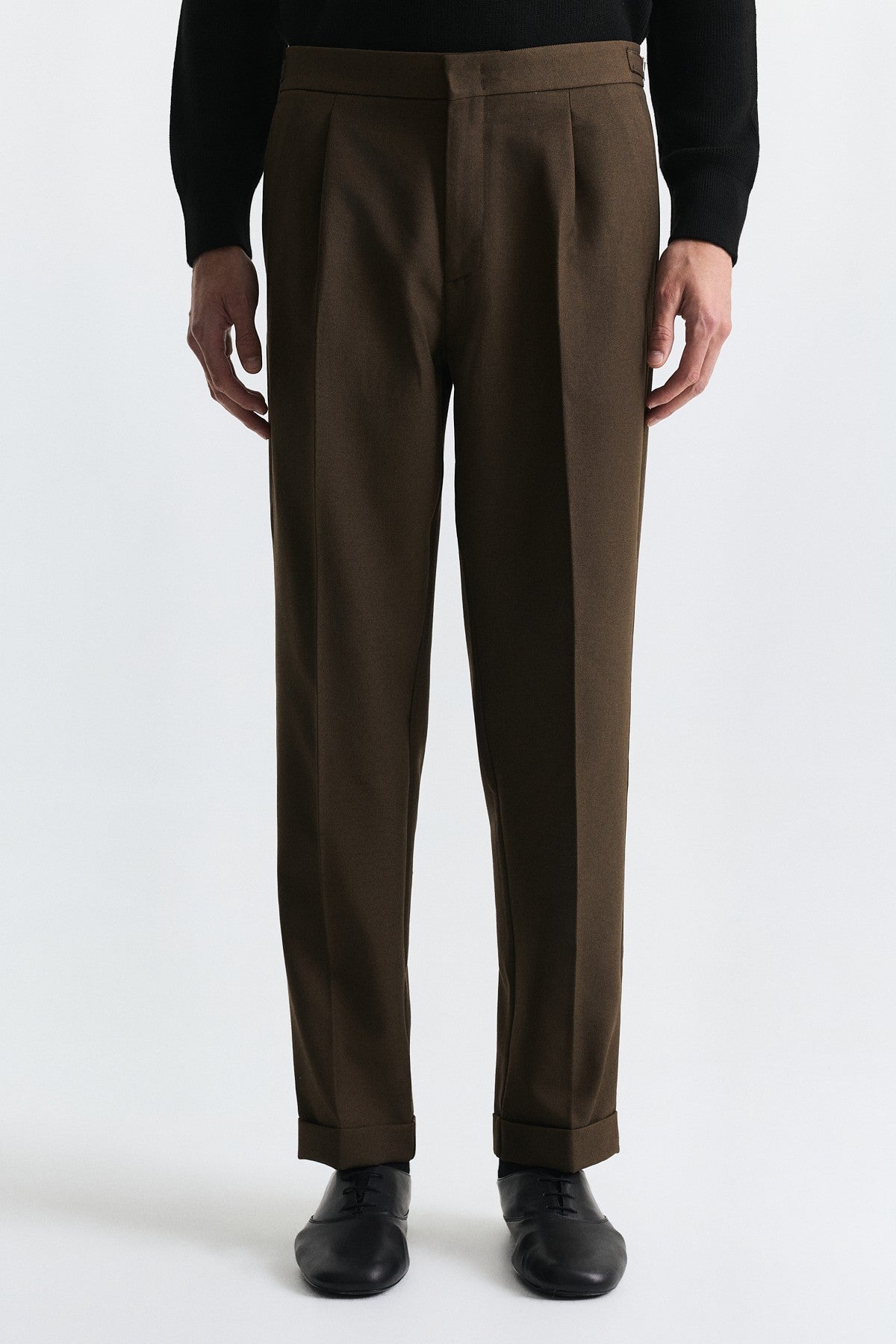 Relaxed-Fit Wool-Blend Pleated Pants