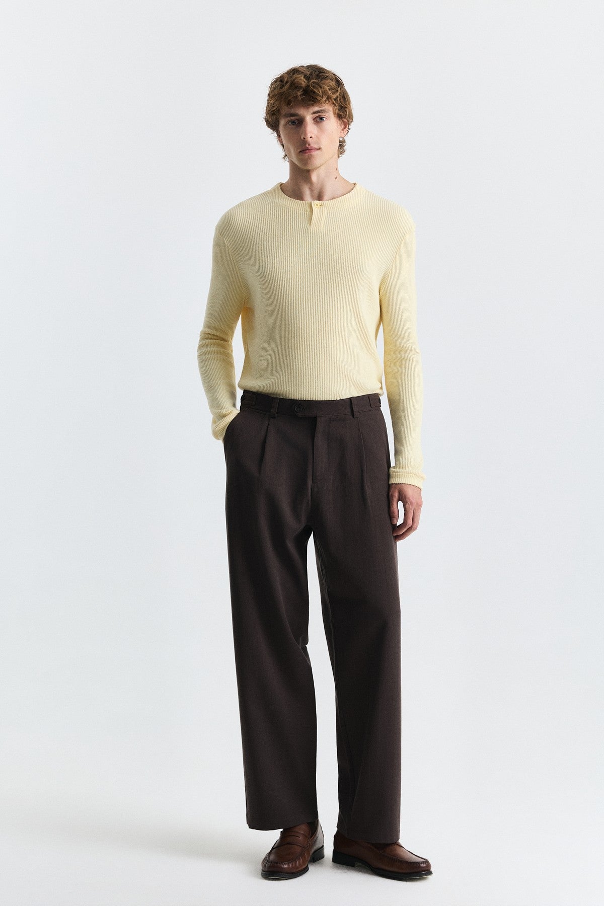 Relax Fit Pleated Pants