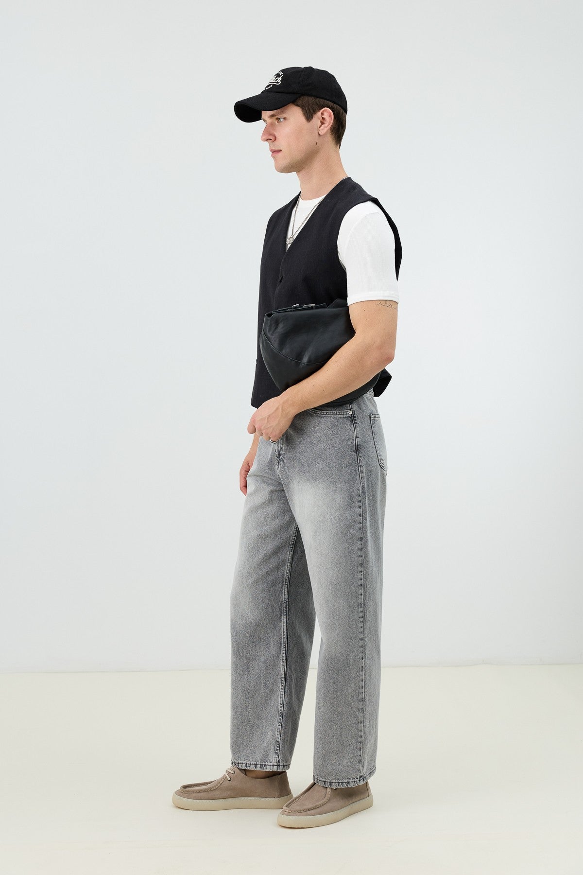 Antioch Men's Vest with Linen Blend and Herringbone Pattern