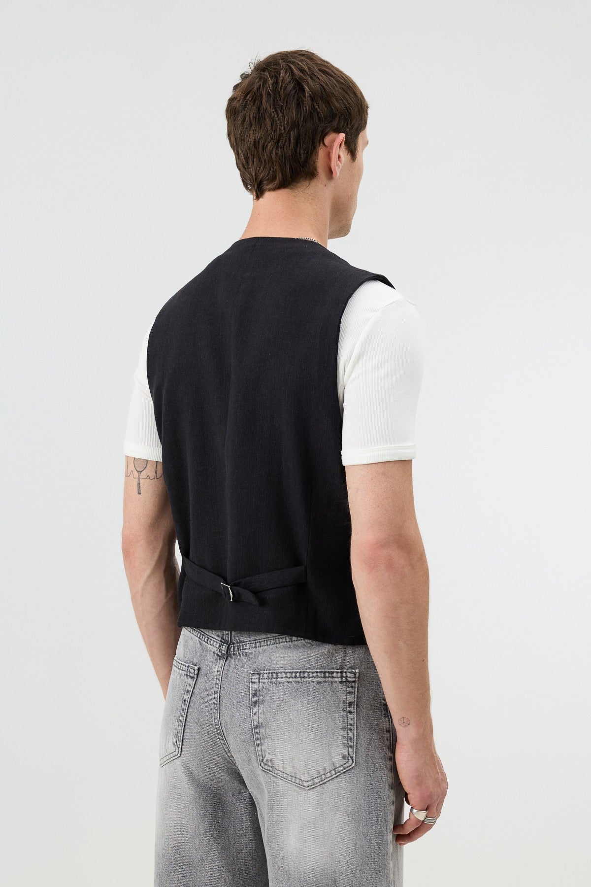 Antioch Men's Vest with Linen Blend and Herringbone Pattern