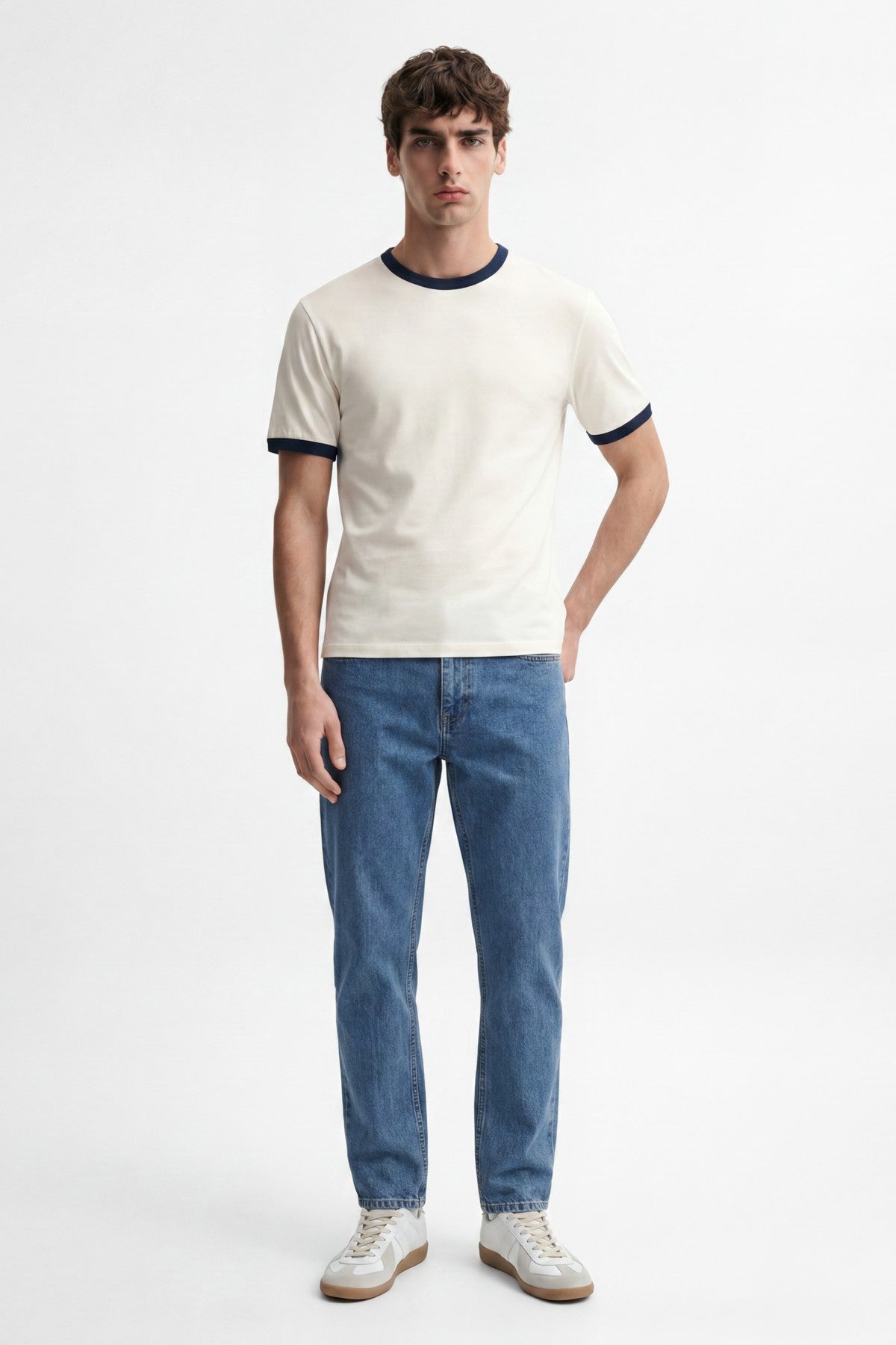 Men's T-Shirt with Contrast Collar