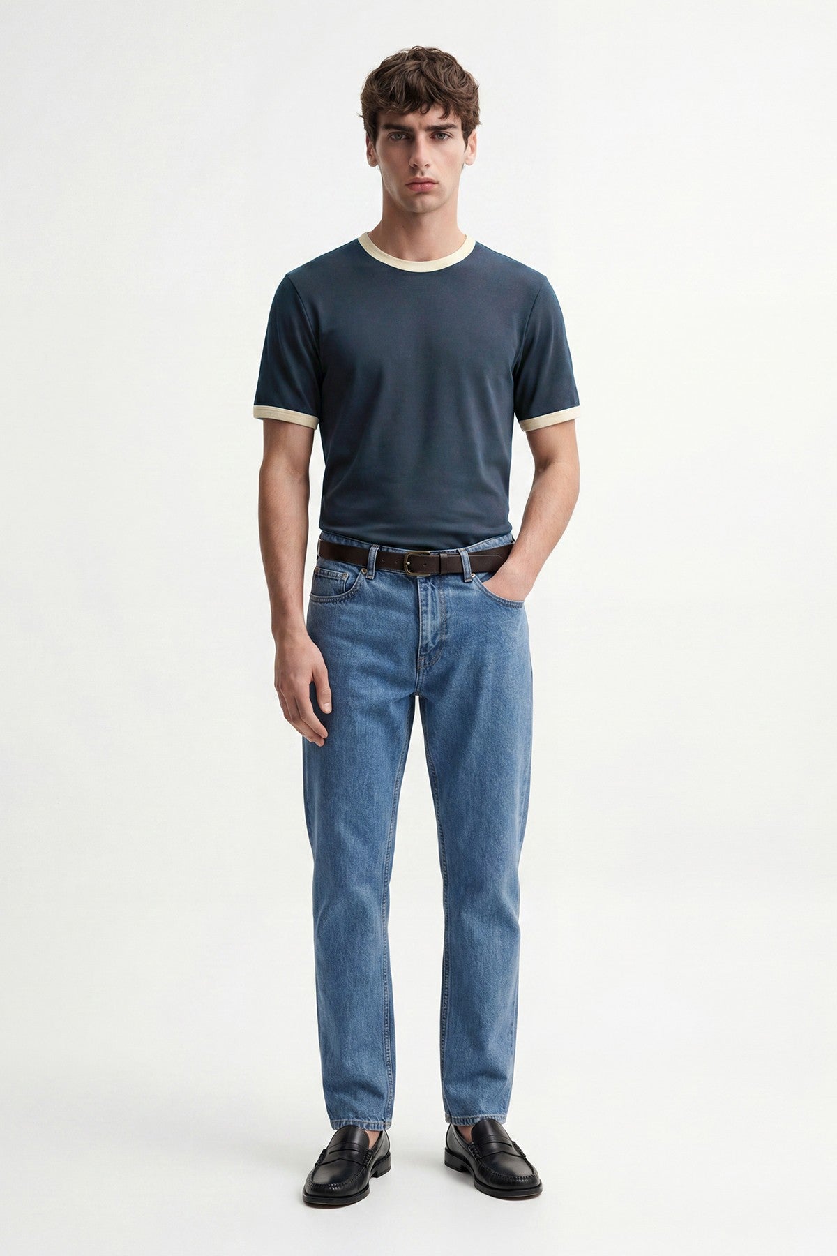 Men's T-Shirt with Contrast Collar