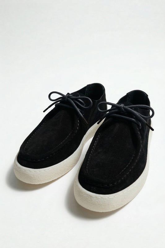 Soft-Stitched Leather Shoes with a Pointed Toe