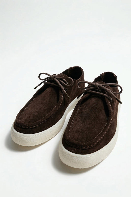 Soft-Stitched Leather Shoes with a Pointed Toe