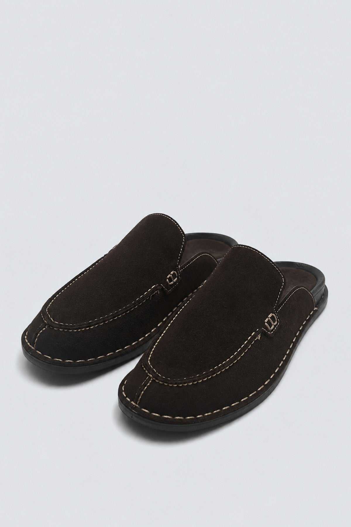 Soft-Stitched Toe Sabot