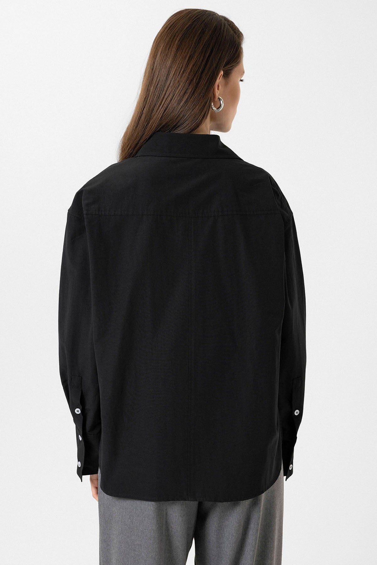 Antioch Women's Basic Poplin Shirt