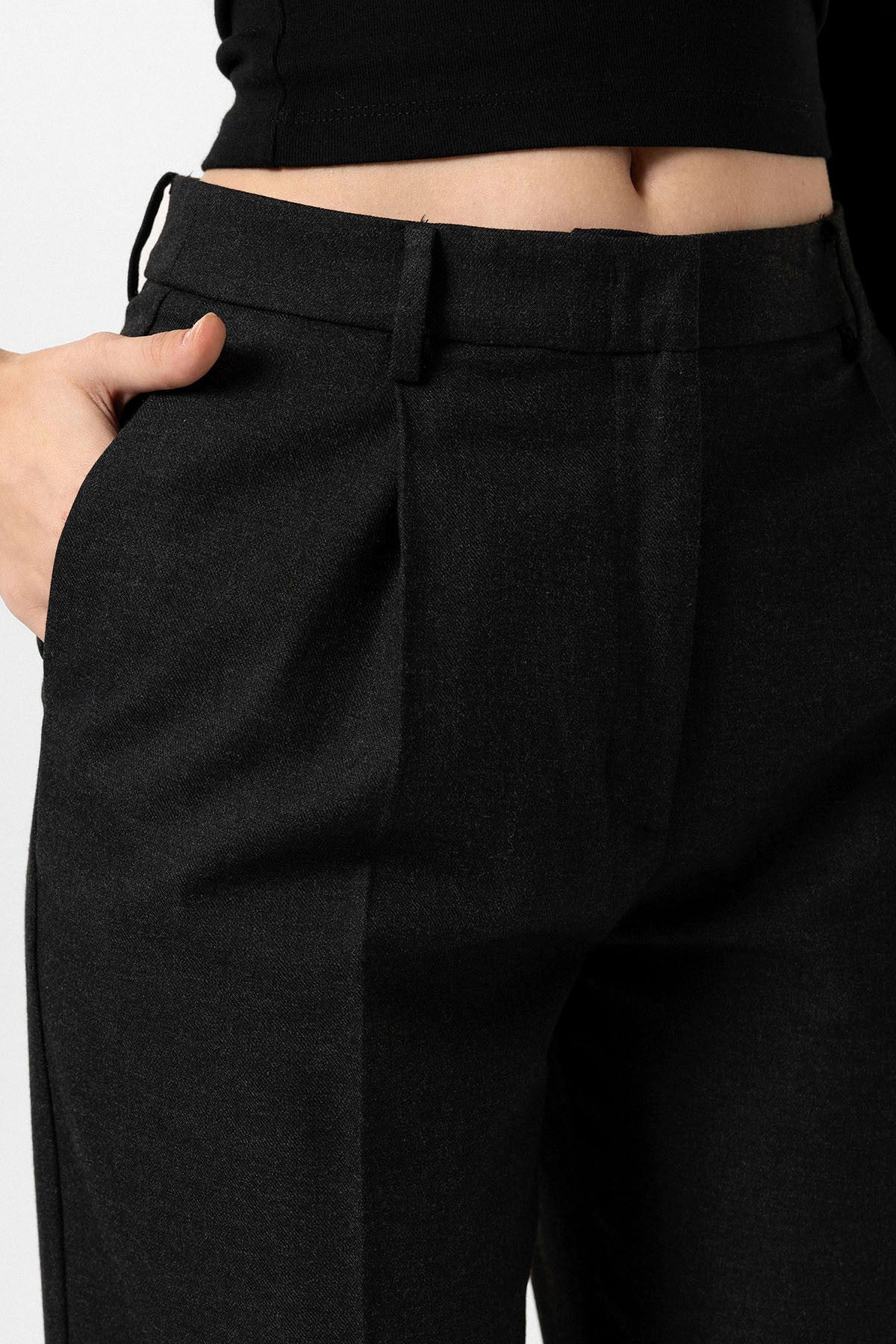 Antioch Women's High-Waisted Pleated Pants