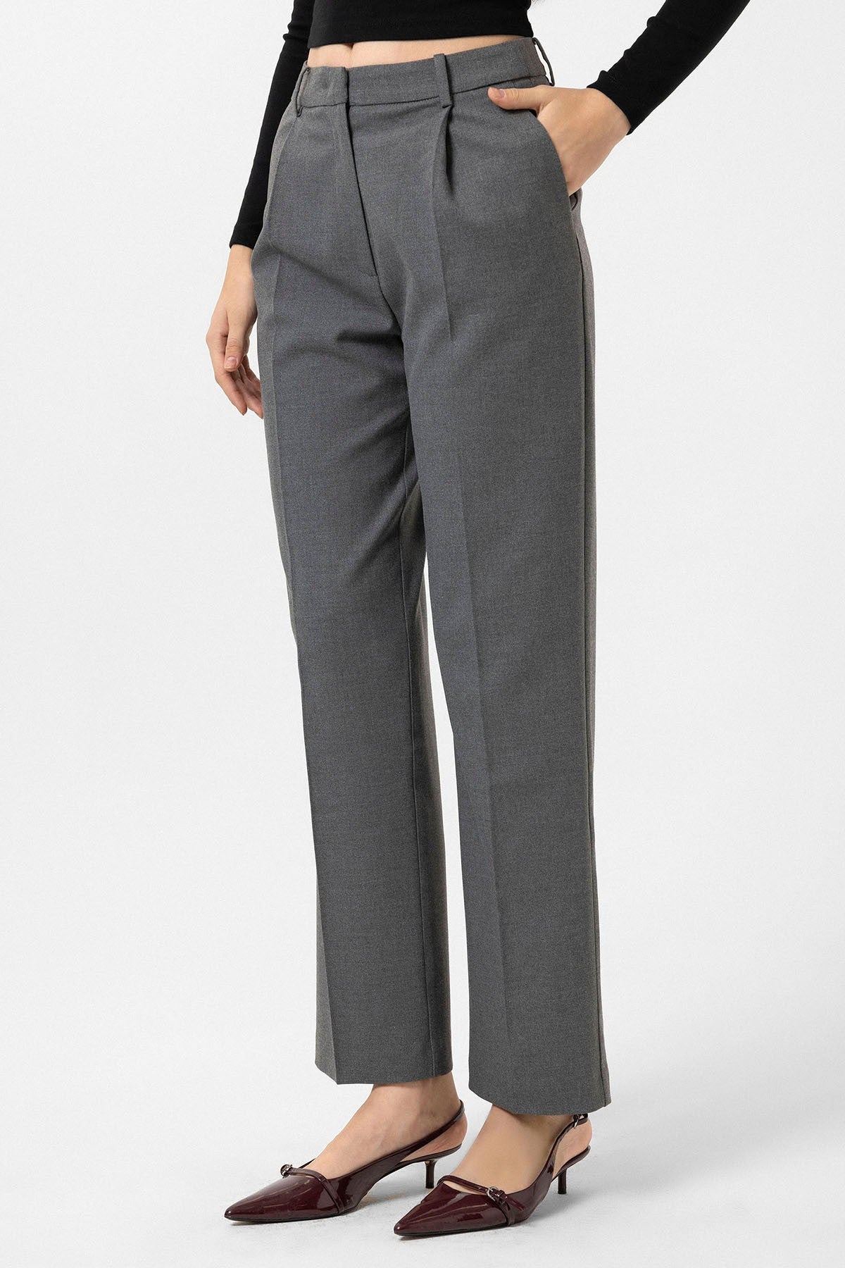 Antioch Women's High-Waisted Pleated Pants