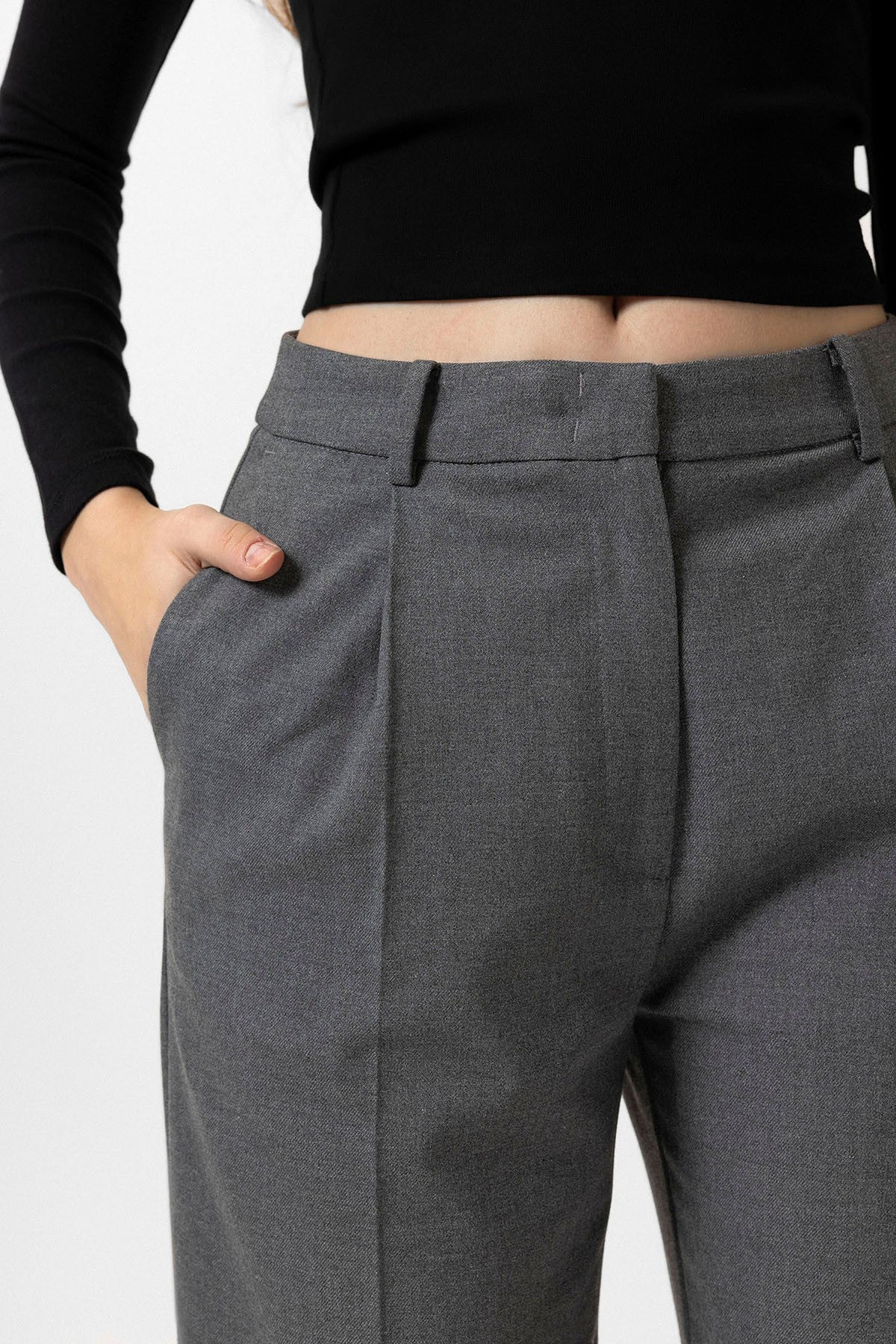 Antioch Women's High-Waisted Pleated Pants
