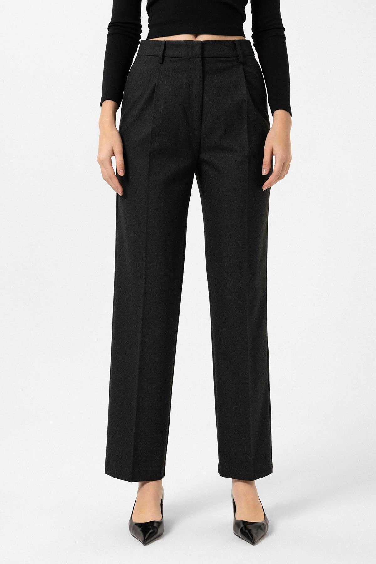 Antioch Women's High-Waisted Pleated Pants
