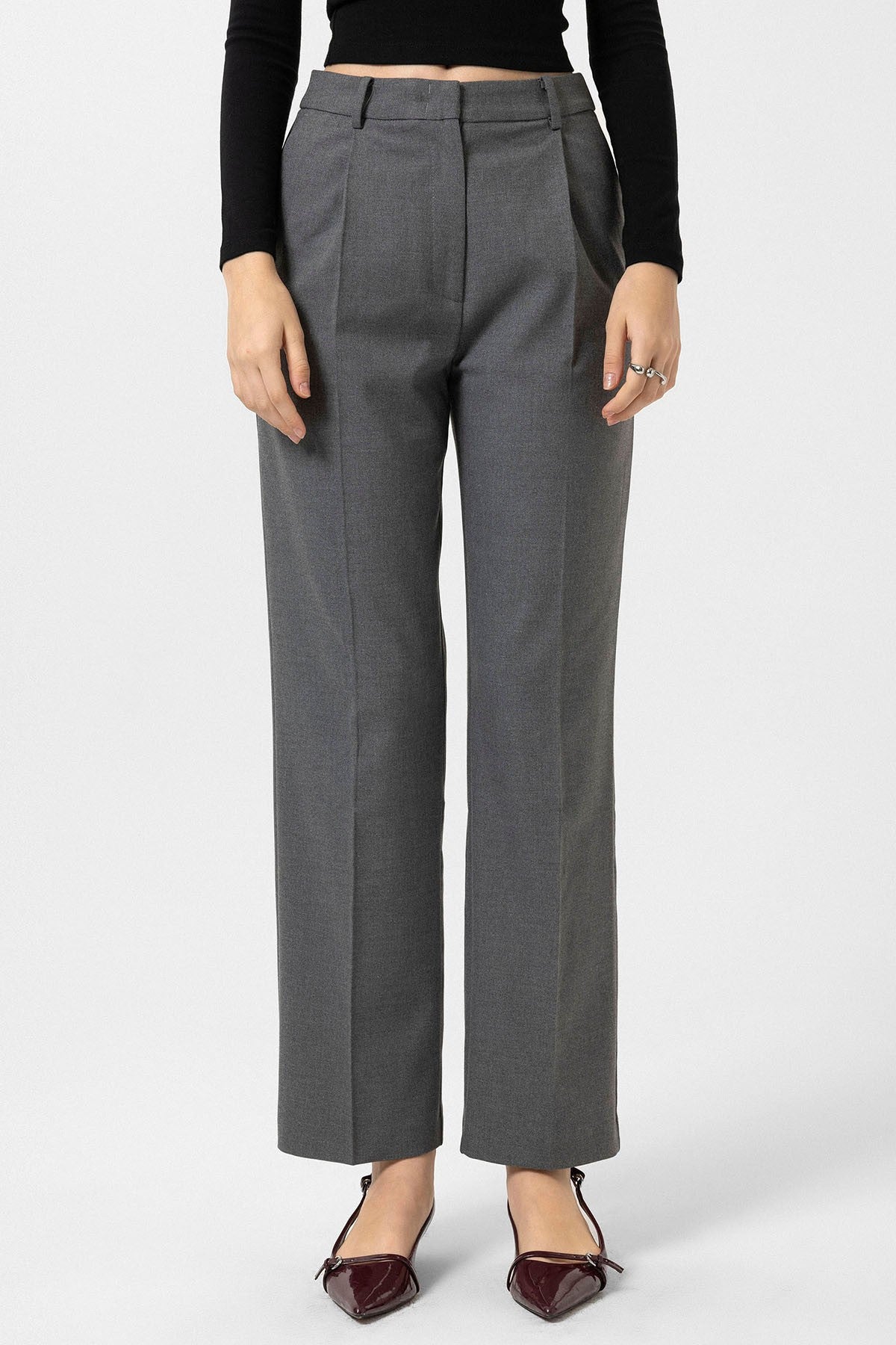 Antioch Women's High-Waisted Pleated Pants