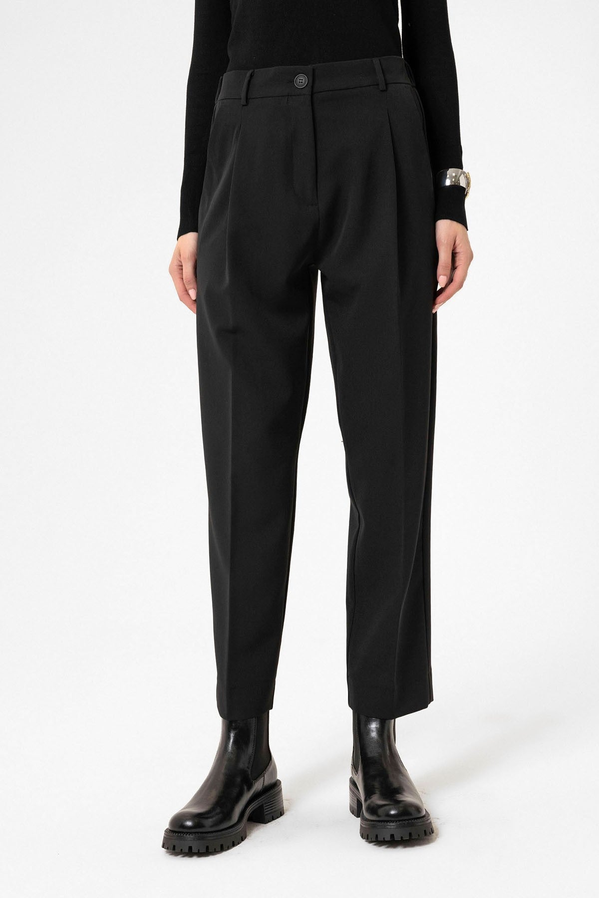 Antioch Women's High-Waisted Straight-Fit Cropped Pants