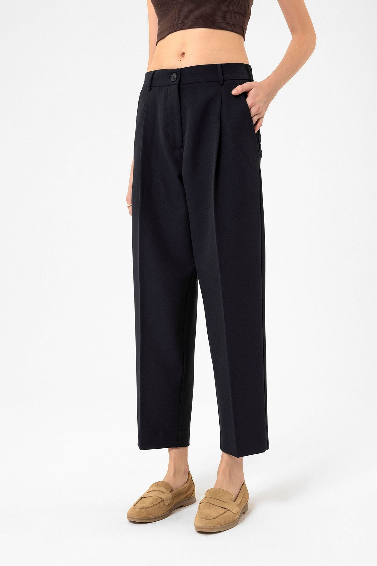 Antioch Women's High-Waisted Straight-Fit Cropped Pants