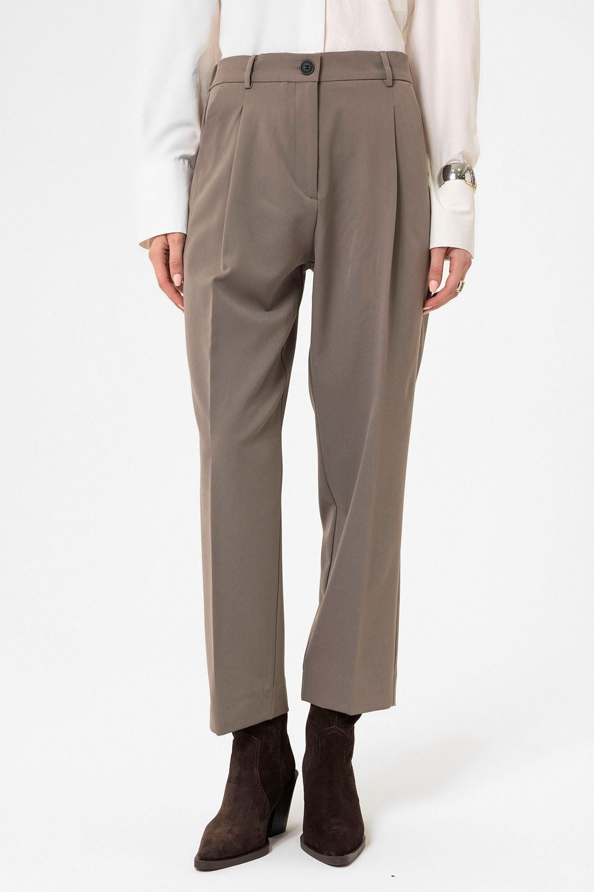 Antioch Women's High-Waisted Straight-Fit Cropped Pants