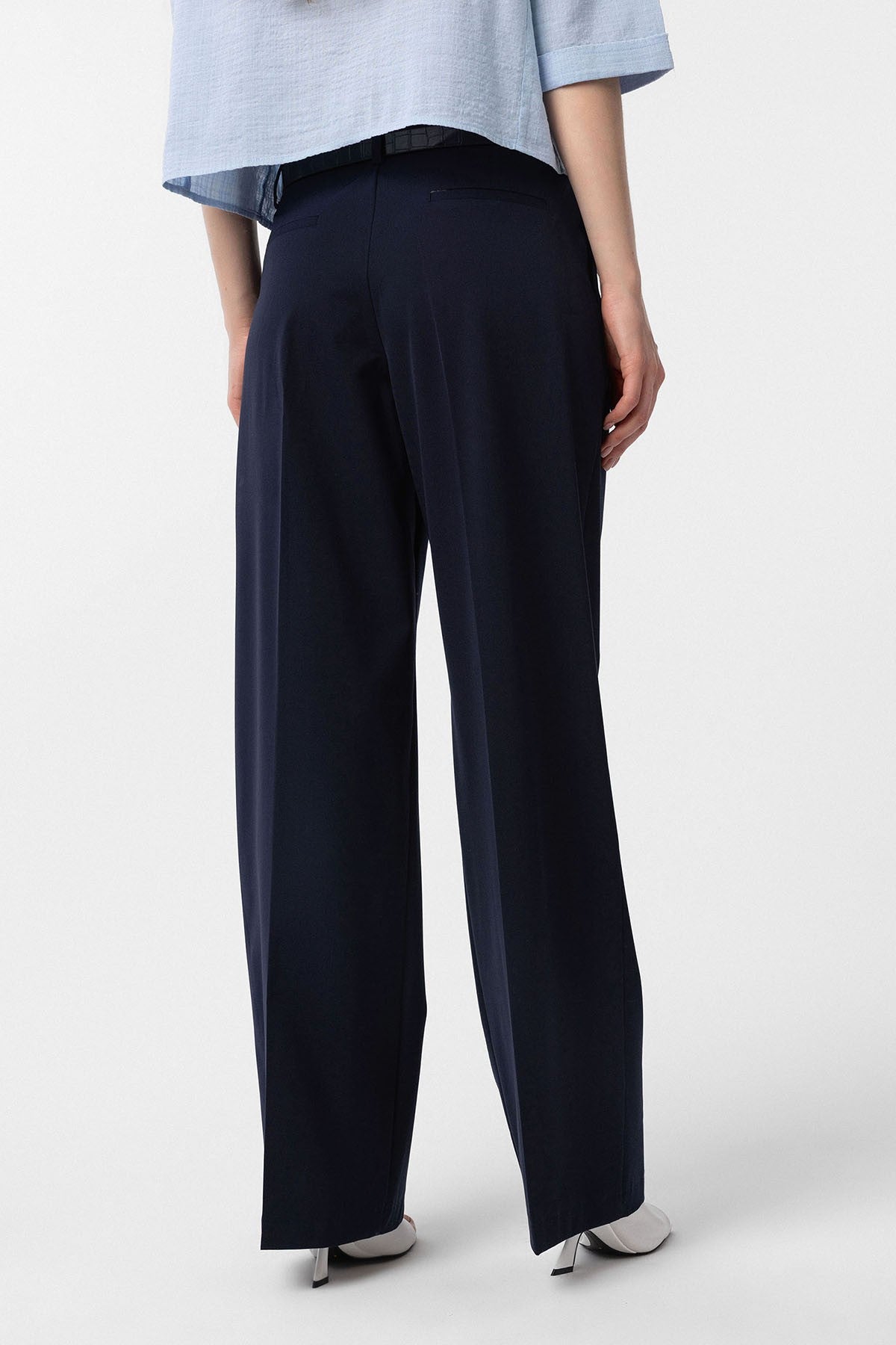 Antioch High-Waisted Pleated Women's Pants