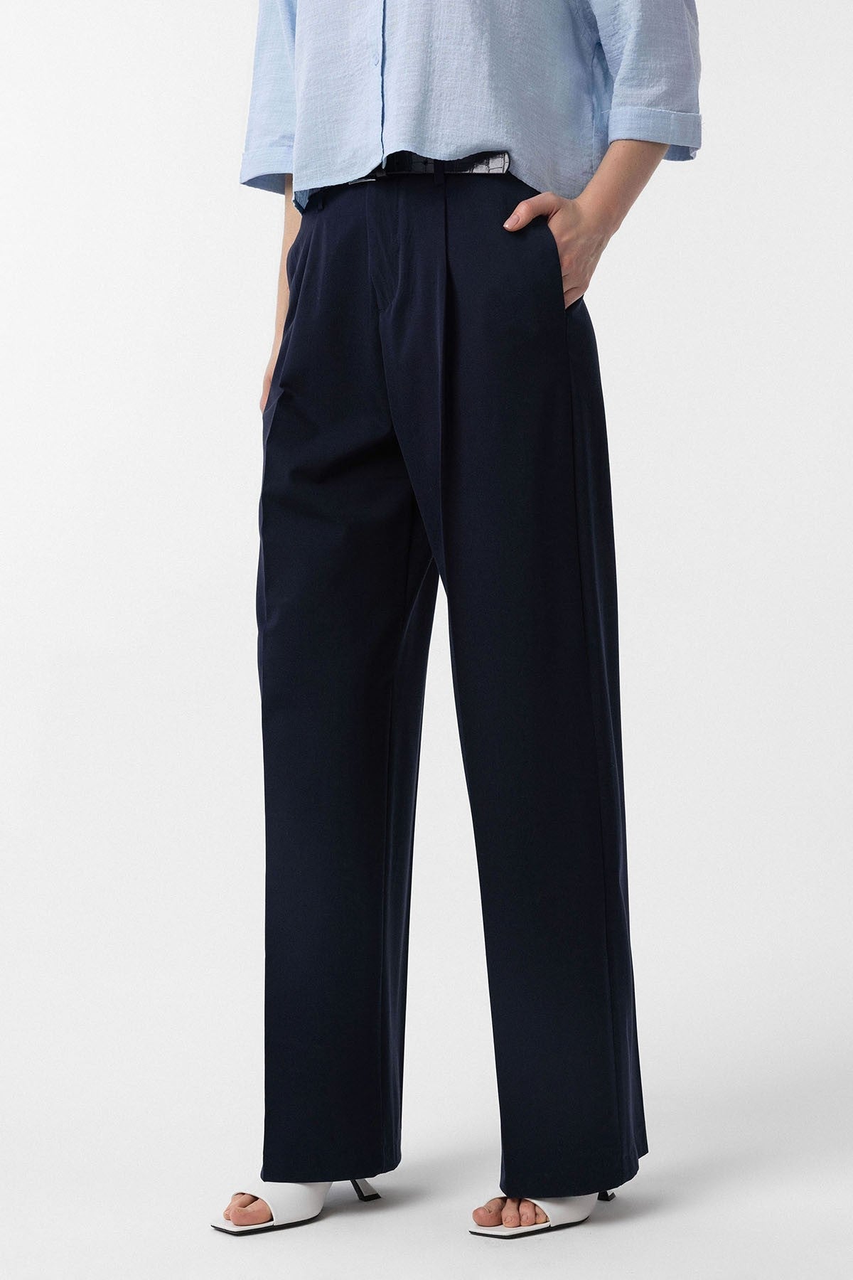 Antioch High-Waisted Pleated Women's Pants
