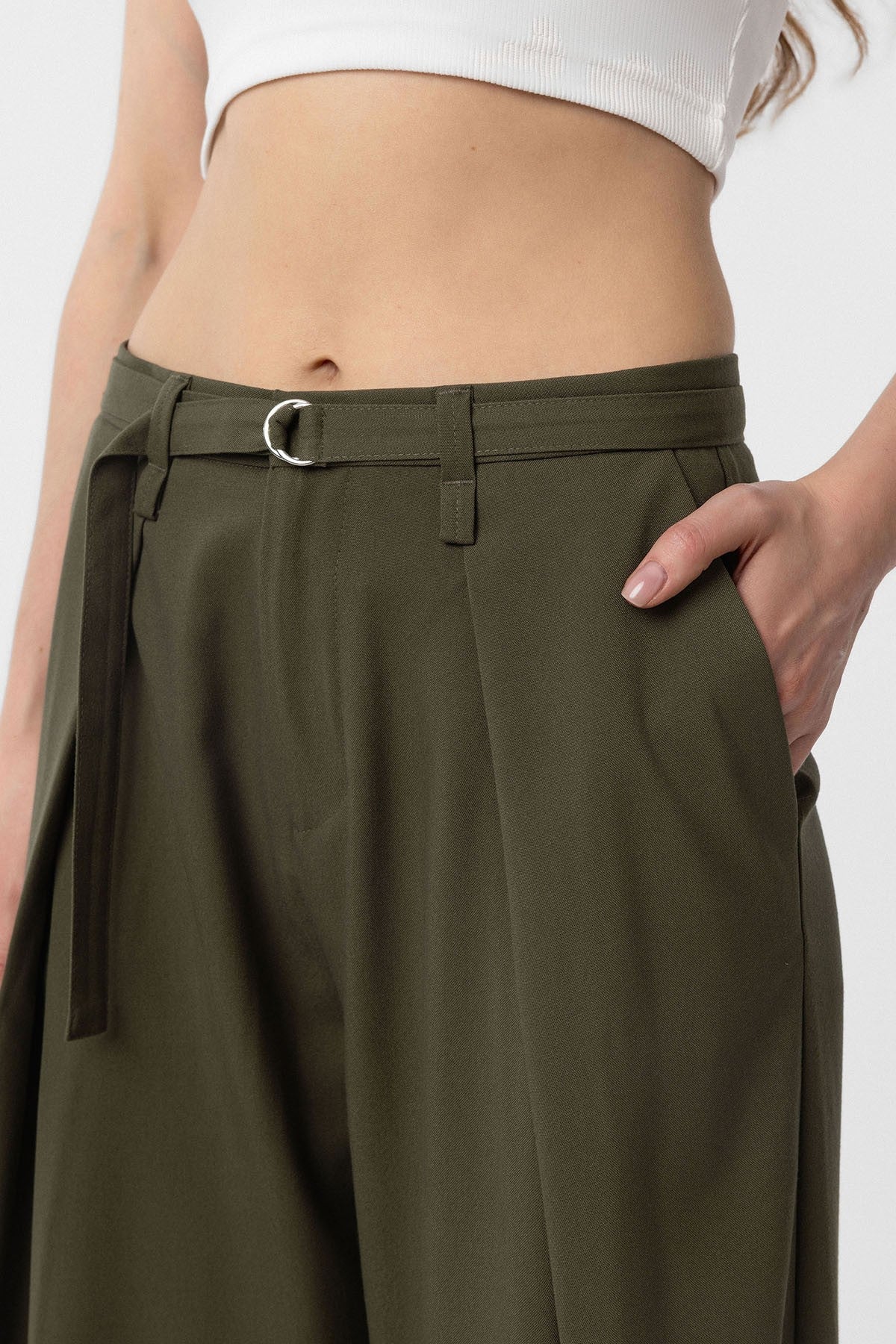 Antioch Women's Arched-Waist Pleated Pants