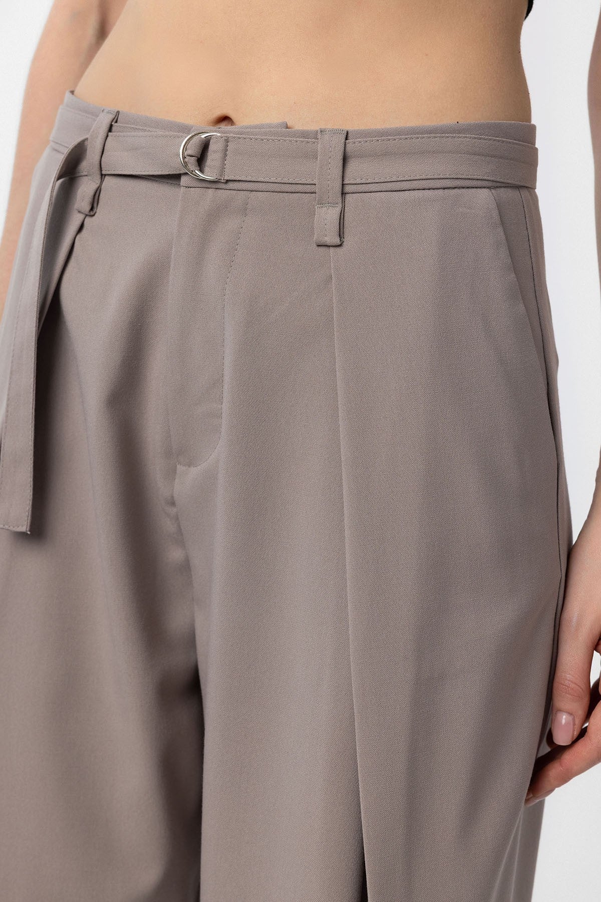 Antioch Women's Arched-Waist Pleated Pants