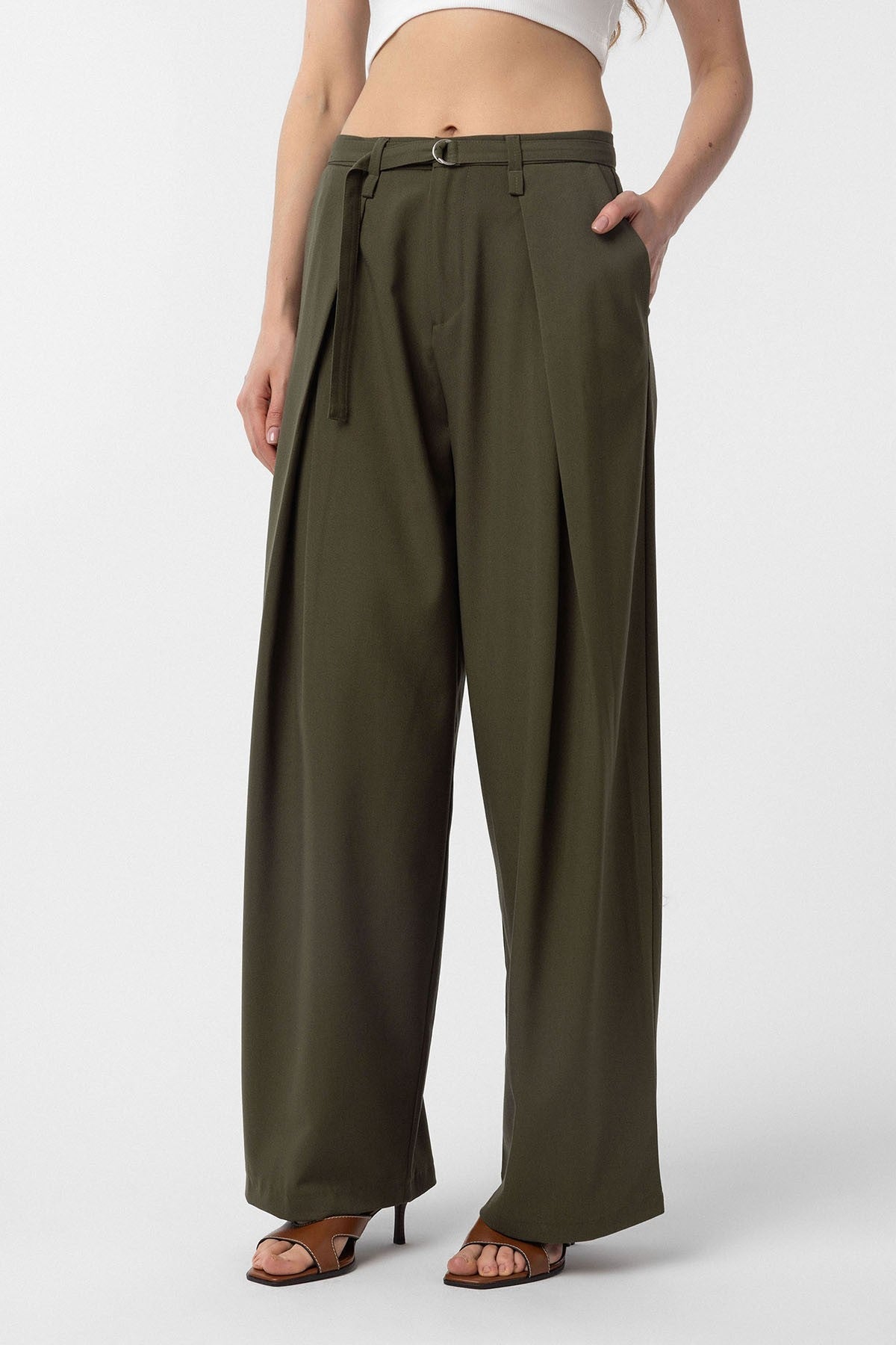 Antioch Women's Arched-Waist Pleated Pants