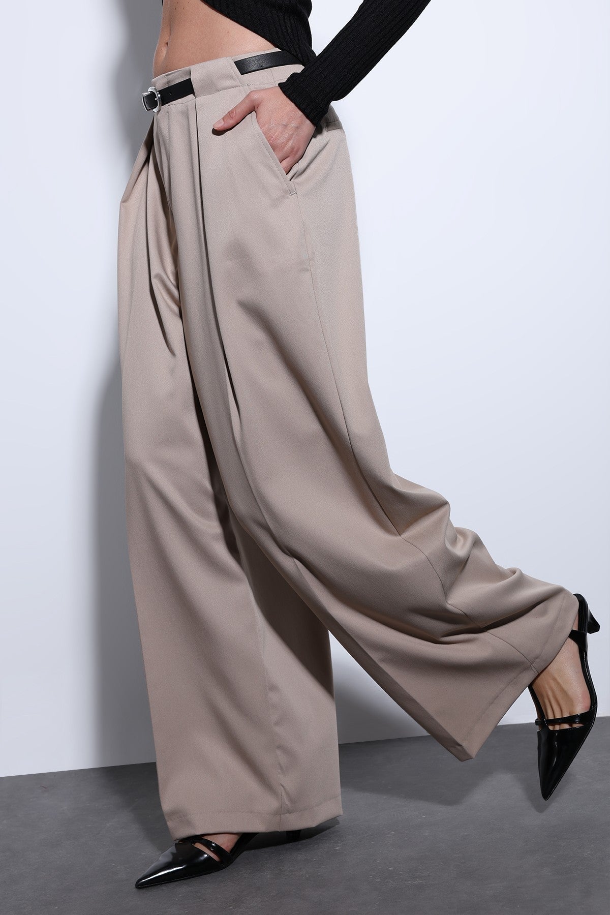 Antioch Pleated Wide-Leg Women's Pants