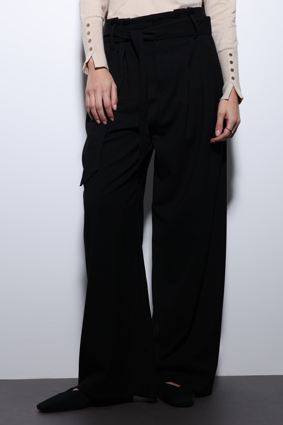 Antioch Arched-Waist Pleated Wide-Leg Women's Pants