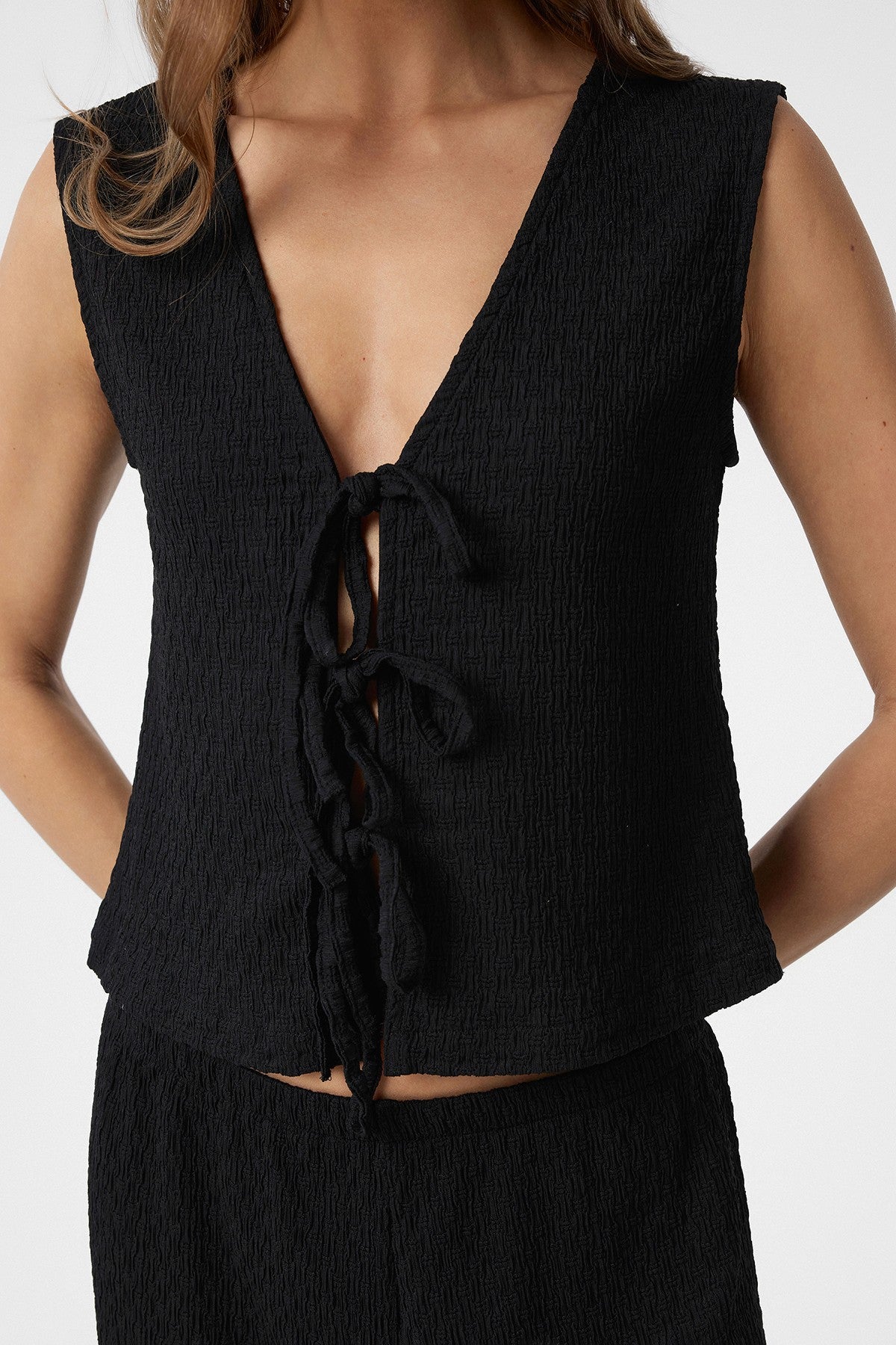Antioch Bag: Detailed-Textured Women's Set