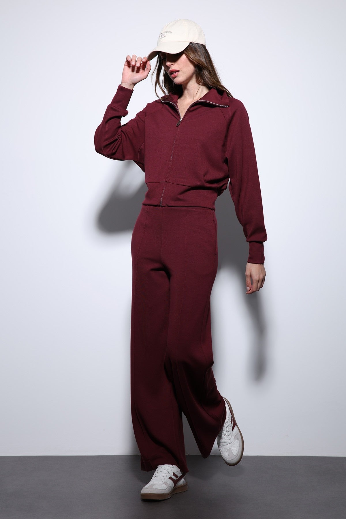Antioch Women's Zipper Sweatsuit Set