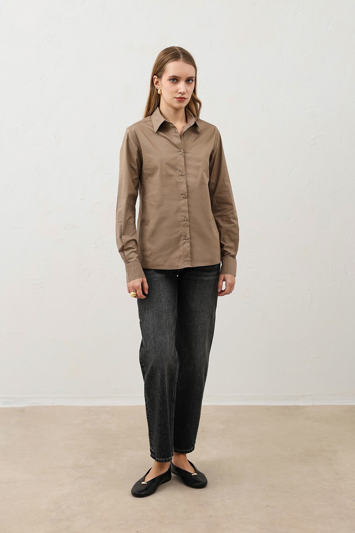 Antioch Basic Slim Fit Women's Shirt