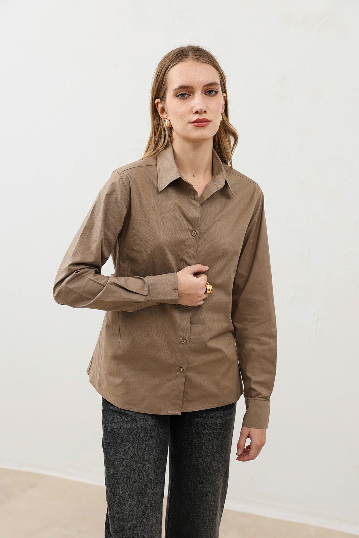 Antioch Basic Slim Fit Women's Shirt