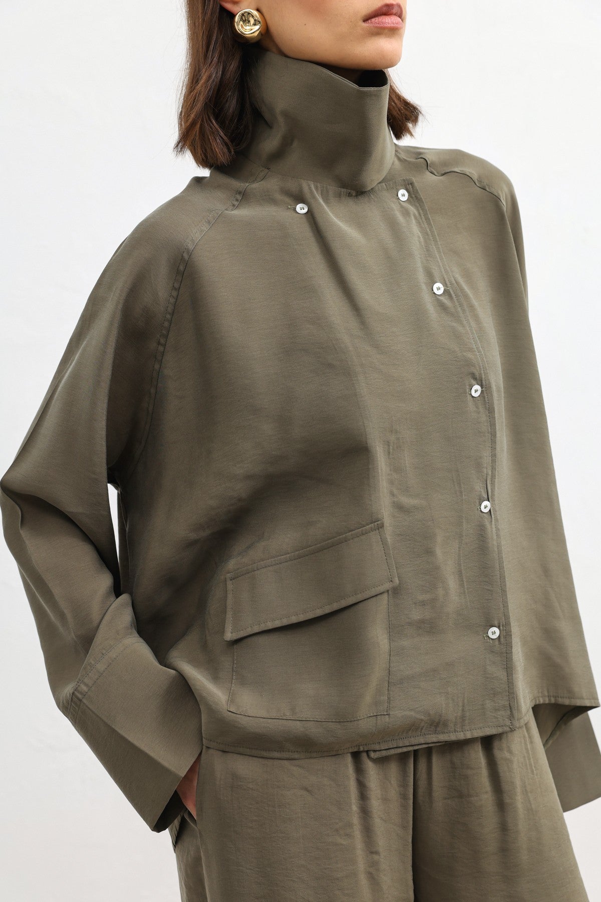 Women's Shirt with a Special Stand-Up Collar
