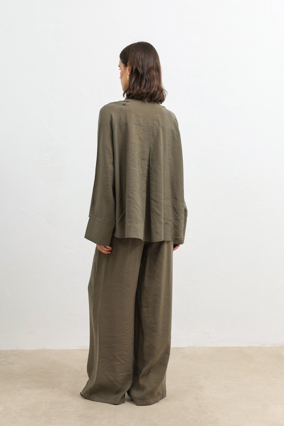 Women's Shirt with a Special Stand-Up Collar