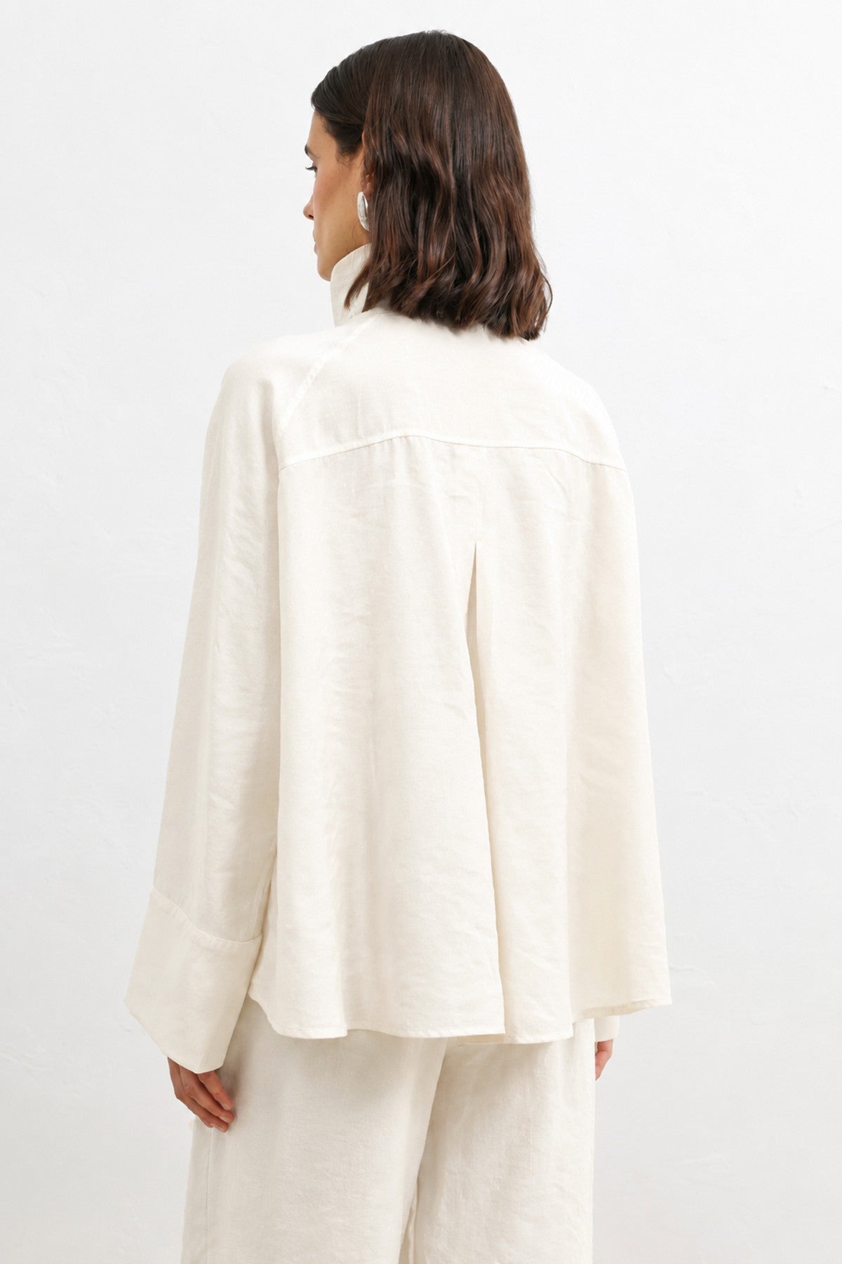 Women's Shirt with a Special Stand-Up Collar