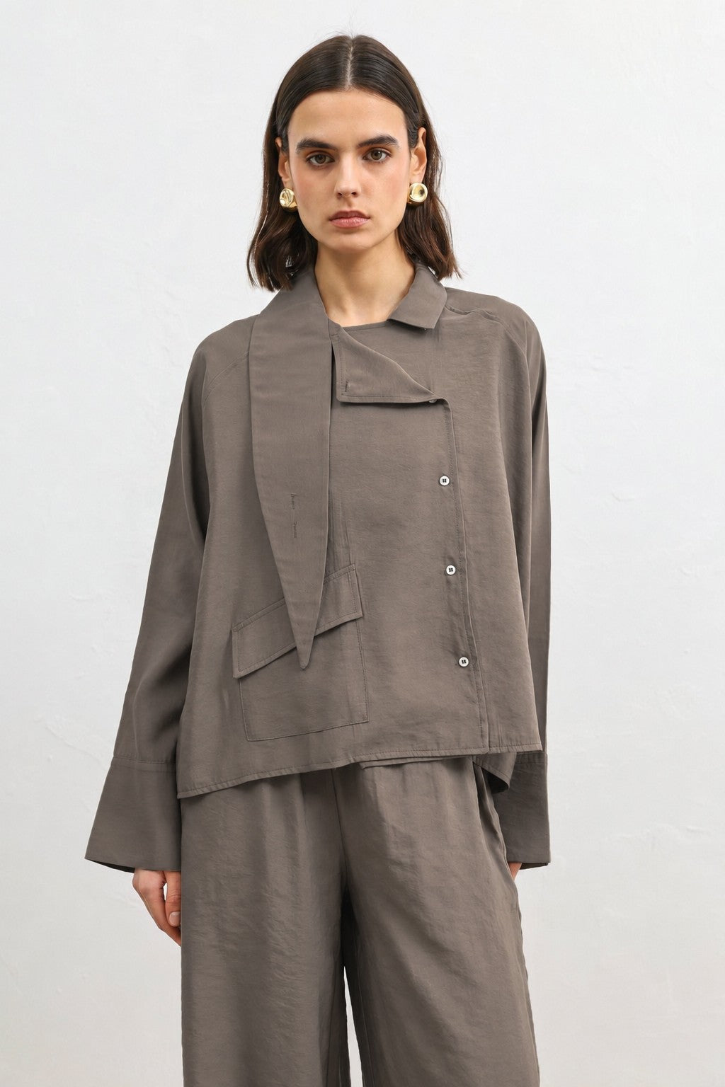 Women's Shirt with a Special Stand-Up Collar