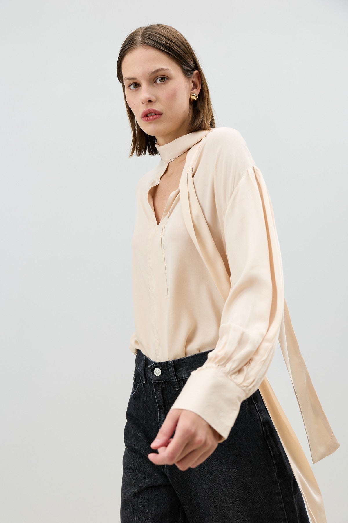 Antioch Bow-Tied Flowy Women's Blouse