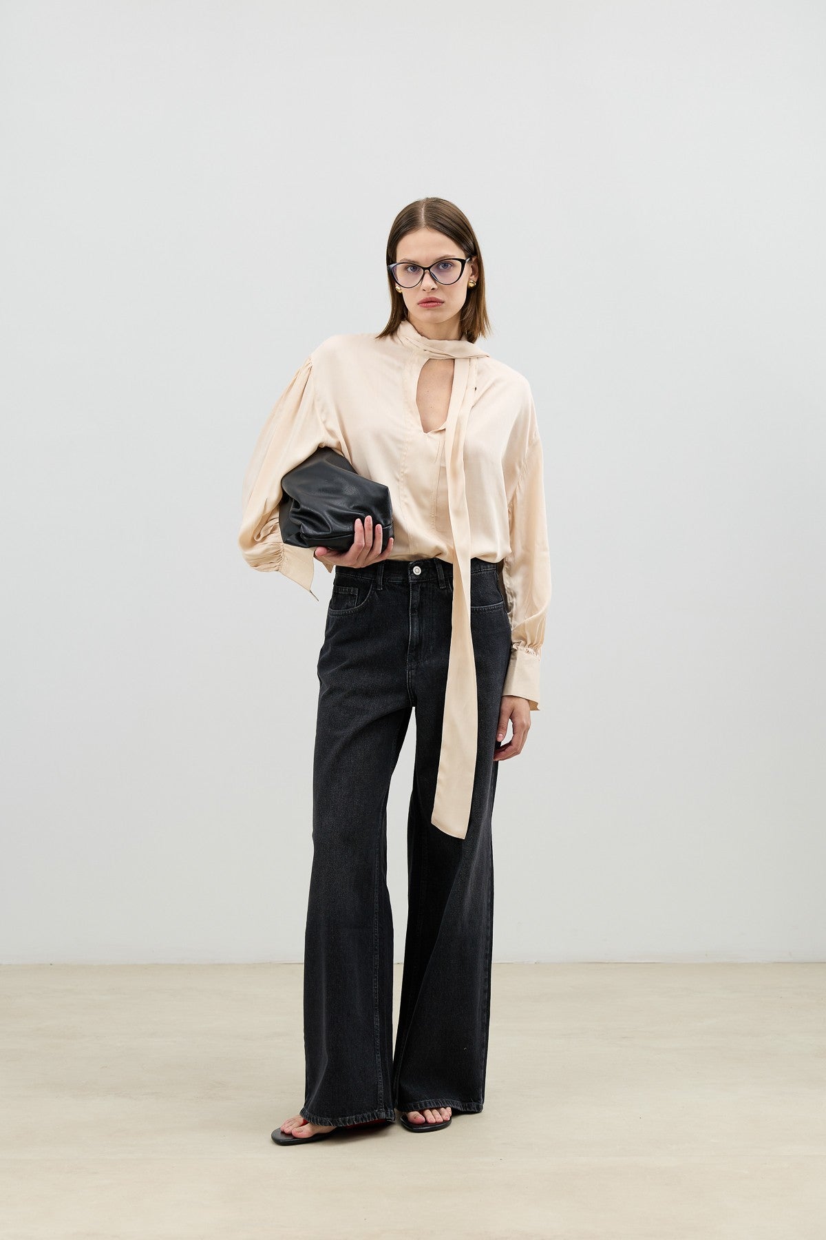 Antioch Bow-Tied Flowy Women's Blouse