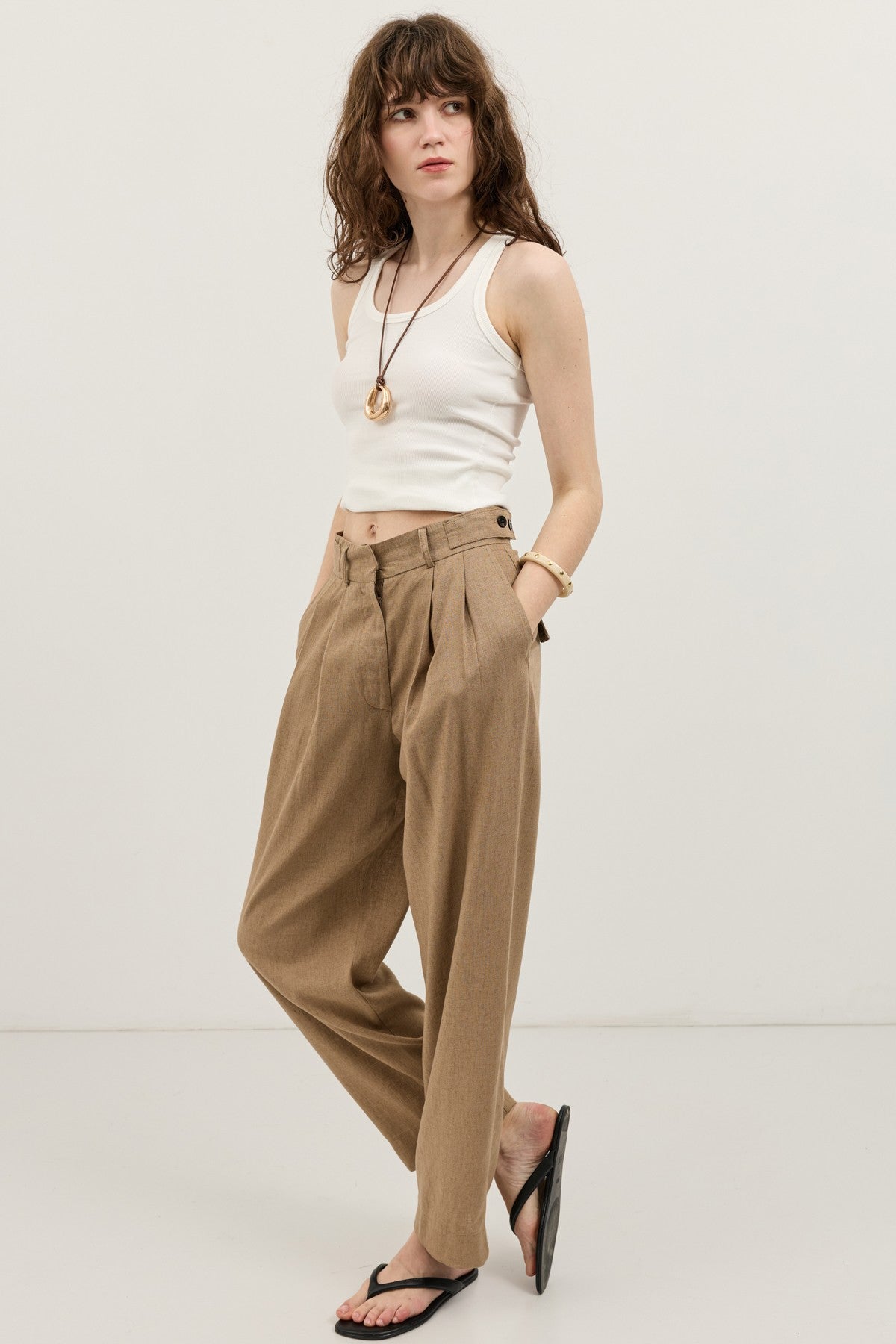 Women's Pleated Pants with Linen Blend