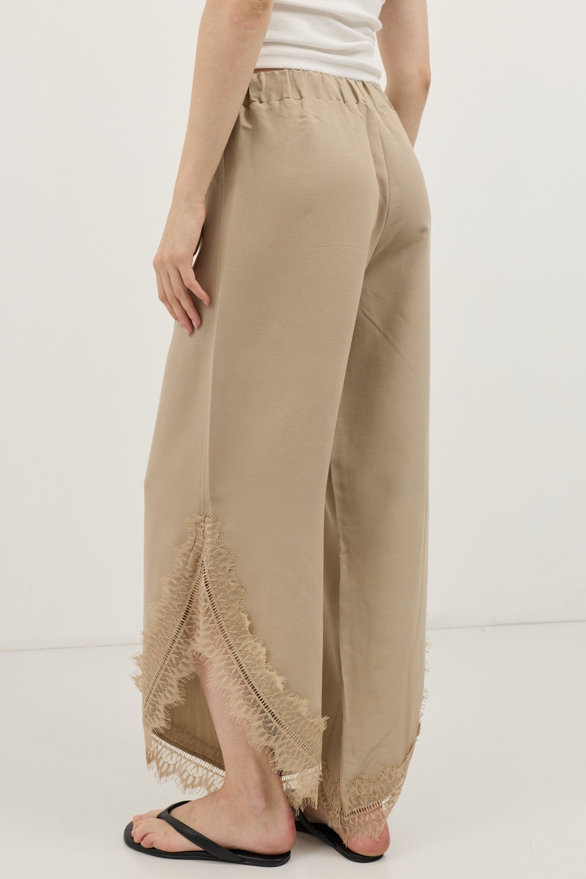 Women's Pants with Lace-Trimmed Cuffs