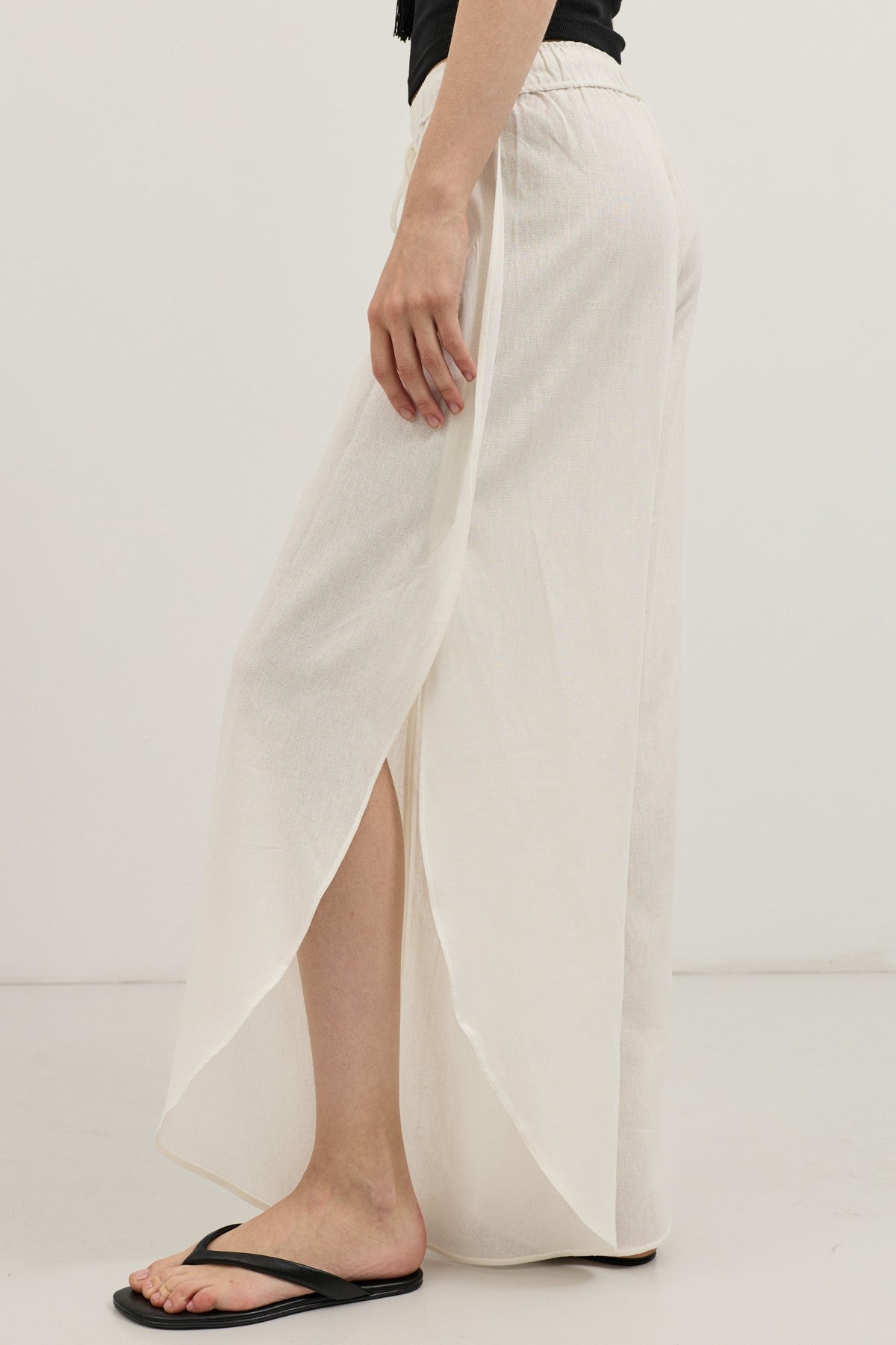 Antioch Women's Slit Pants with Linen Blend