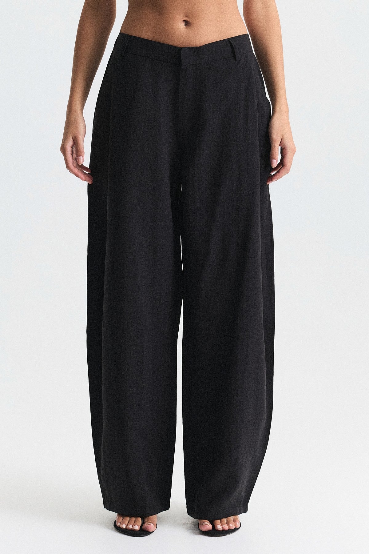 Pleated Barrel Pants