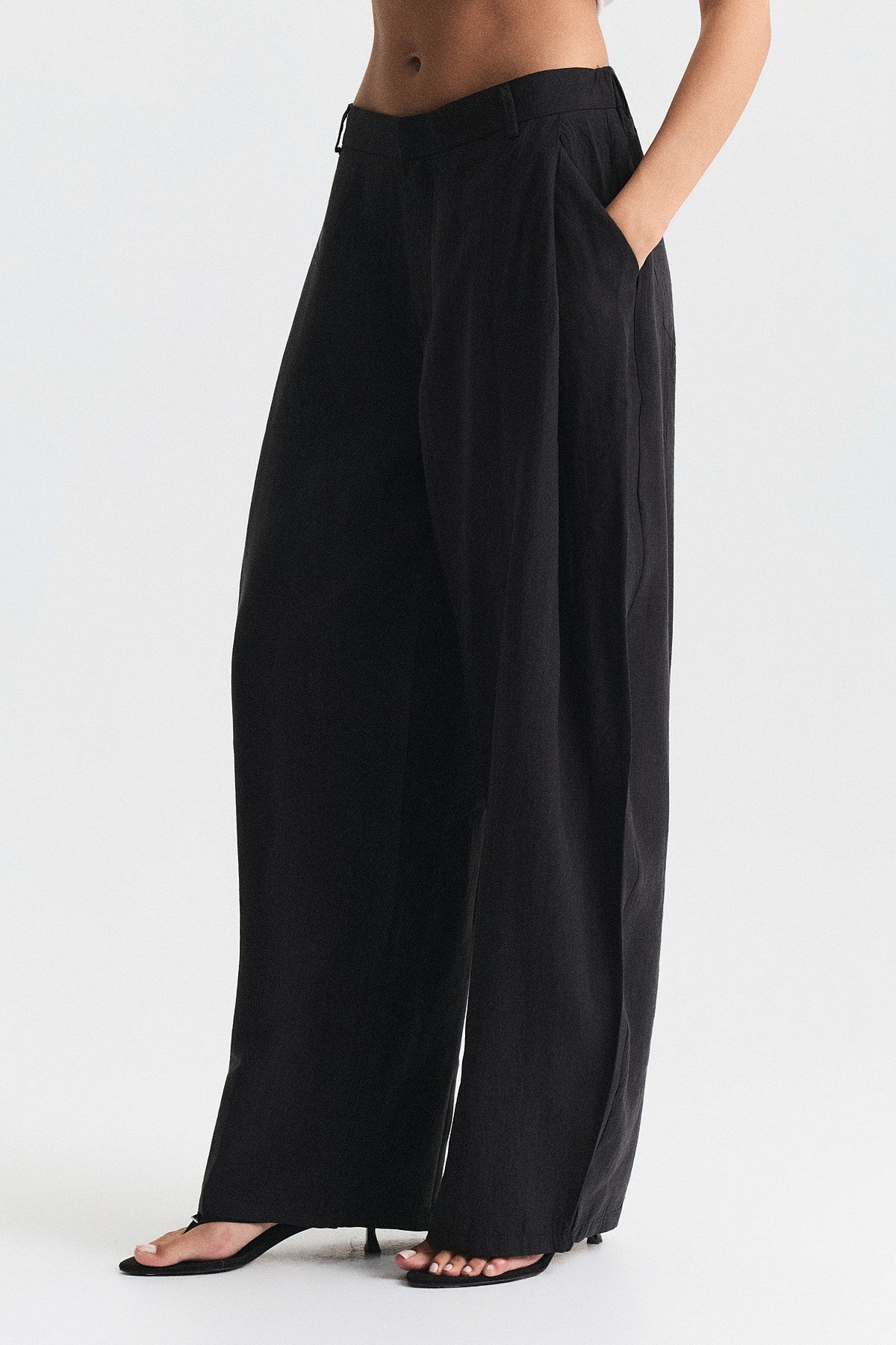 Pleated Barrel Pants
