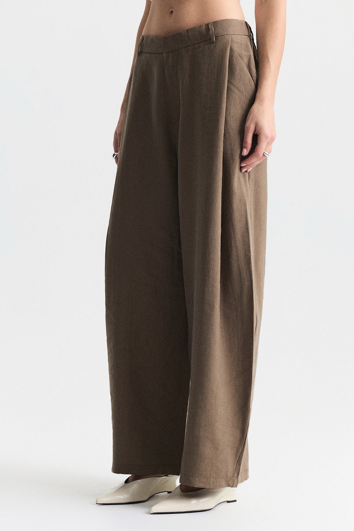 Pleated Barrel Pants