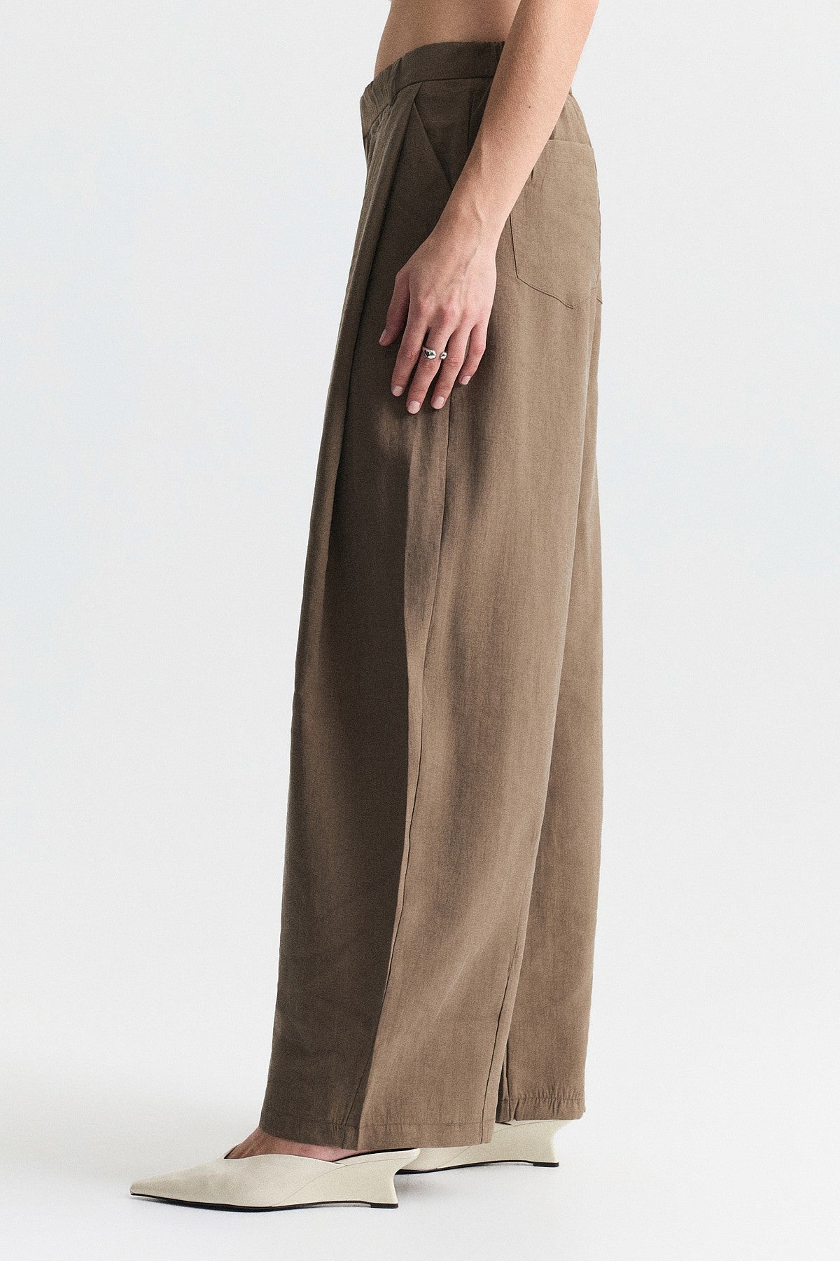 Pleated Barrel Pants
